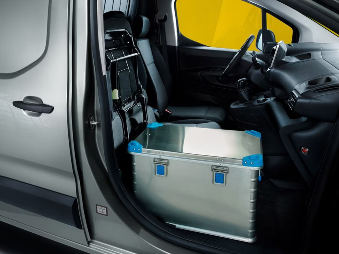 Opel Combo Cargo - Składany fotel pasażera