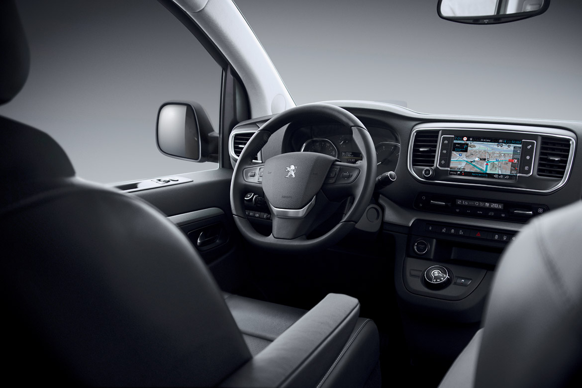 Peugeot e-Traveller - wnętrze