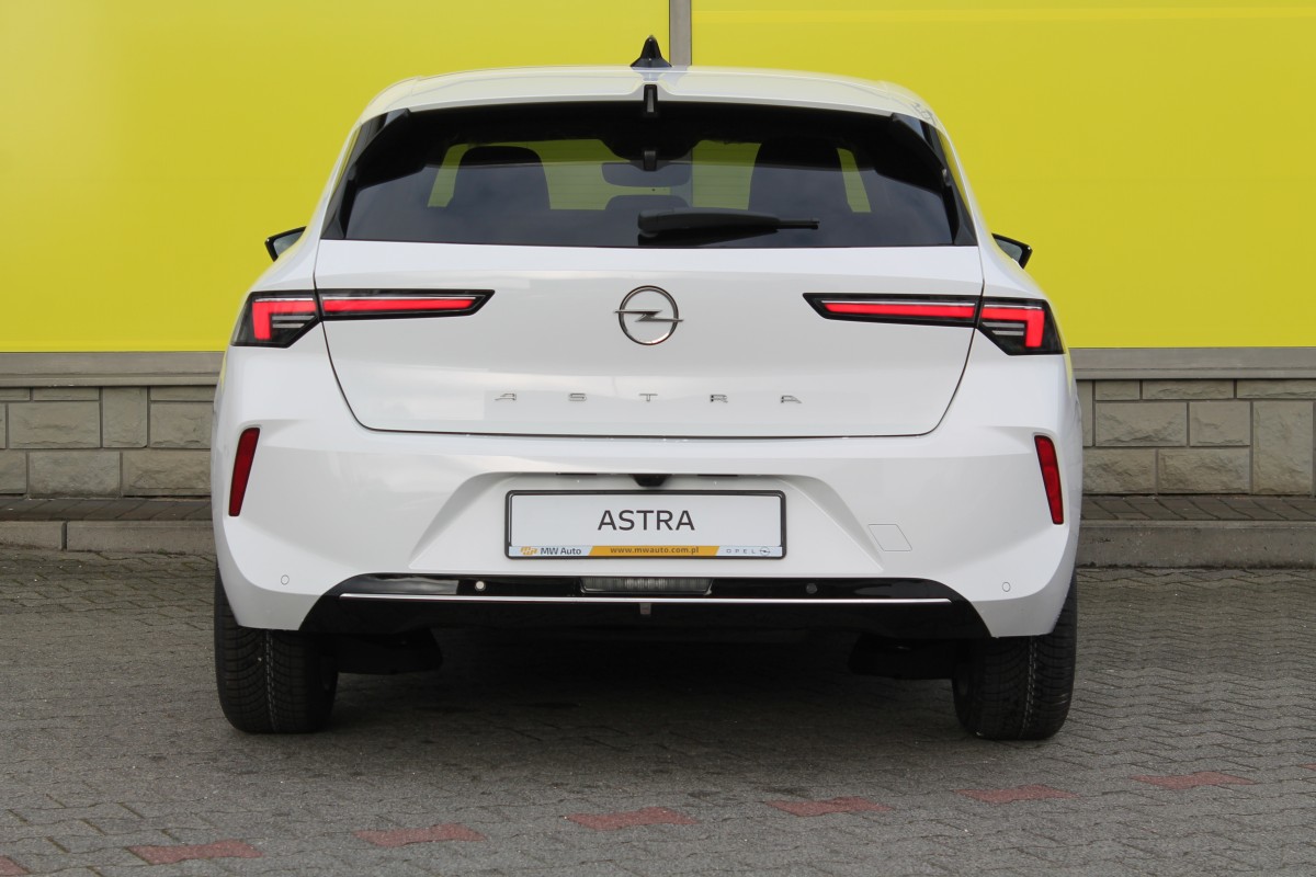 Opel Astra Elegance 1.2 130 KM MT6